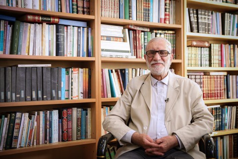 أستاذ اللغة والأدب العربي الدكتور محمّد علي آذرشب