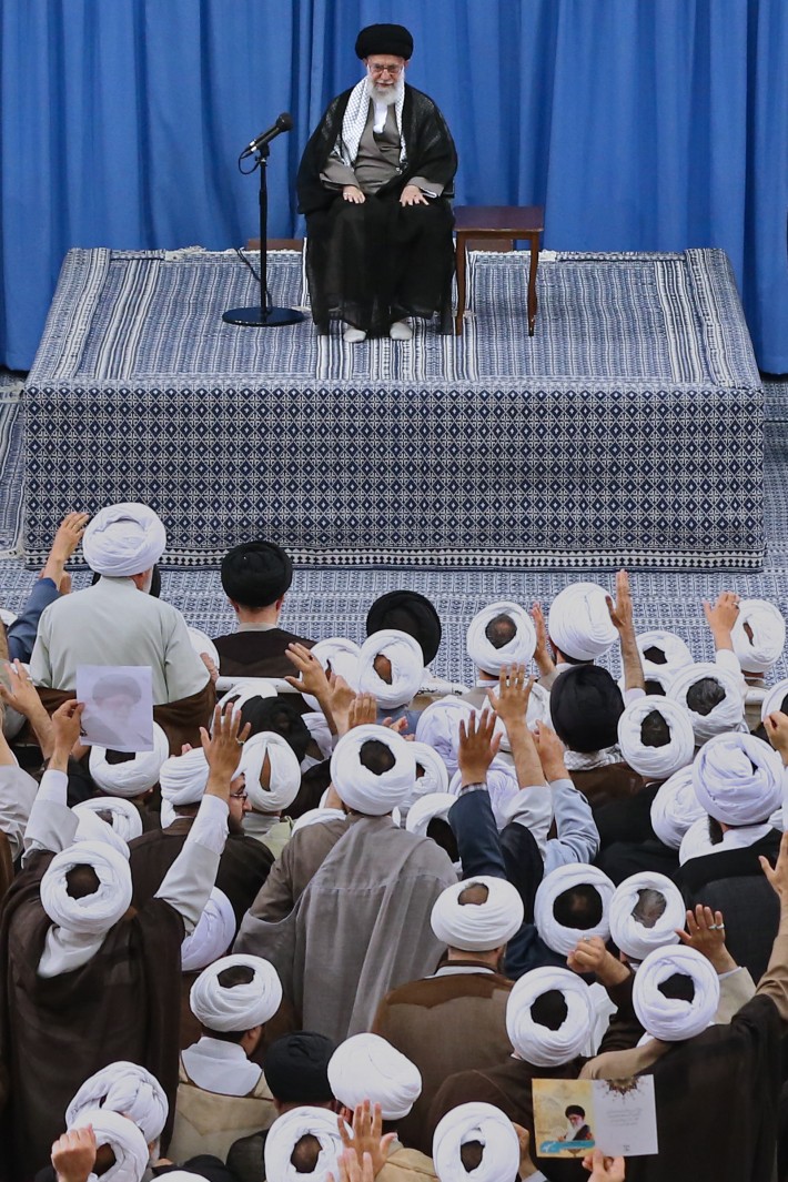 لقاء الإمام الخامنئي بأئمة مساجد طهران