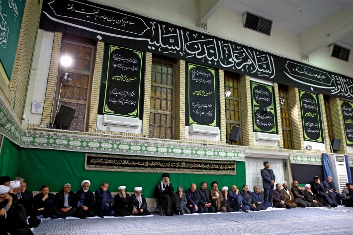 مراسم إحياء الليلة الثامنة من شهر محرم الحرام في حسينية الإمام الخميني (رحمه الله)