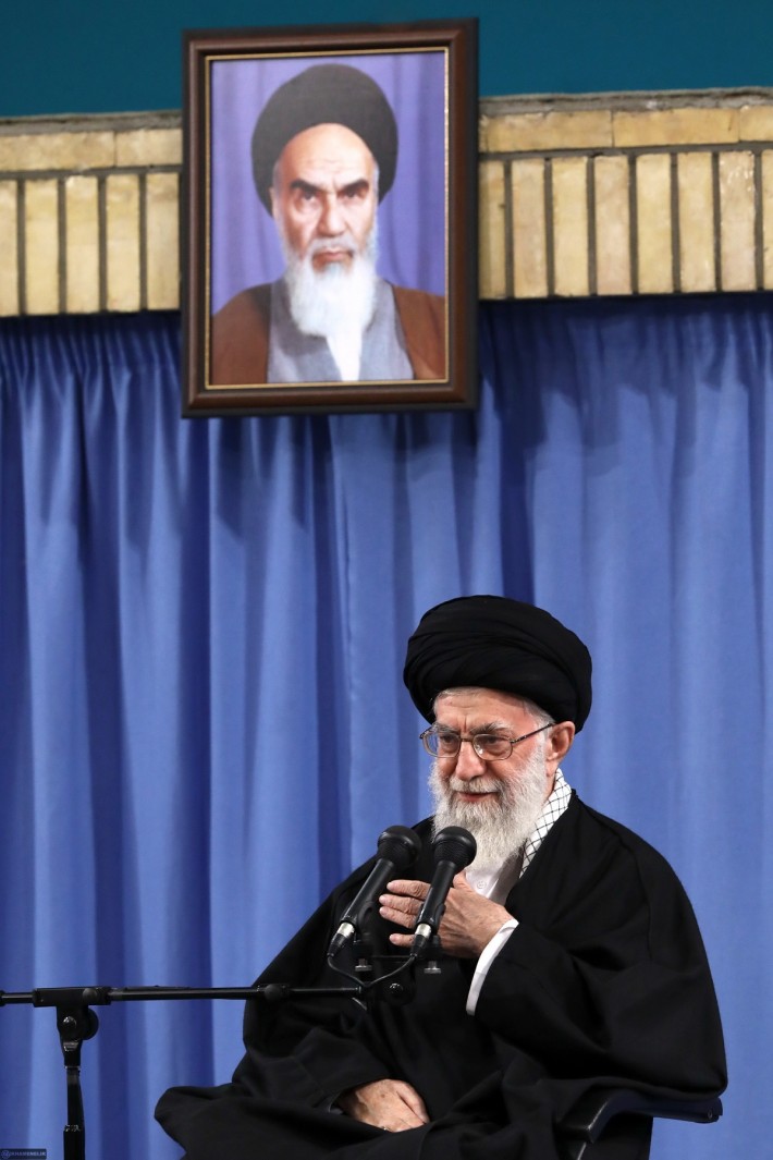 لقاء أهالي مدينة قم بقائد الثورة الإسلامية