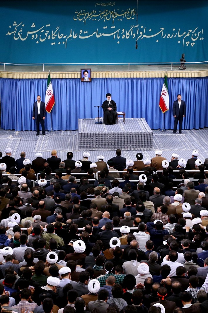 لقاء أهالي مدينة قم بقائد الثورة الإسلامية