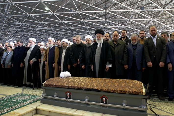 صلاة الميت على جثمان الراحل الشيخ هاشمي رفسنجاني