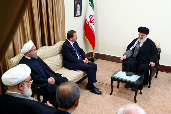 لقاء رئيس حكومة السويد السيد "ستيفان لوفن" بقائد الثورة الإسلامية