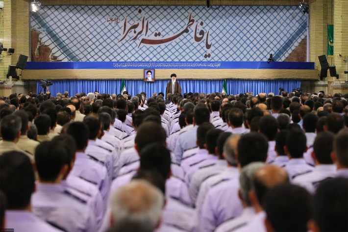 لقاء الإمام الخامنئي بقادة وعناصر جيش الجمهورية الإسلامية