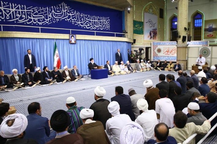 لقاء الإمام الخامنئي بالمشاركين في مسابقات القرآن الكريم الدولية