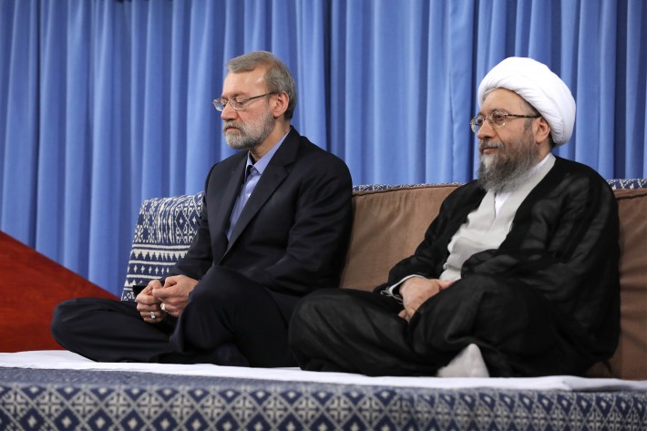 لقاء الإمام الخامنئي بمسؤولي النّظام وسفراء الدّول الإسلاميّة بمناسبة عيد الفطر