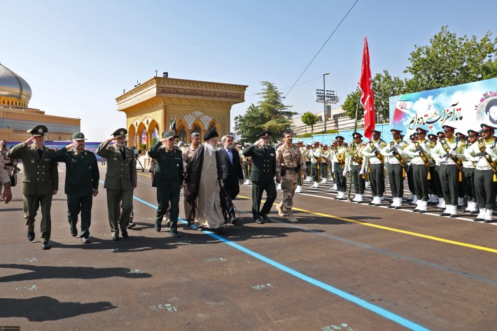 حضور الإمام الخامنئي في مراسم تخريج كلية الشرطة(آلبوم)