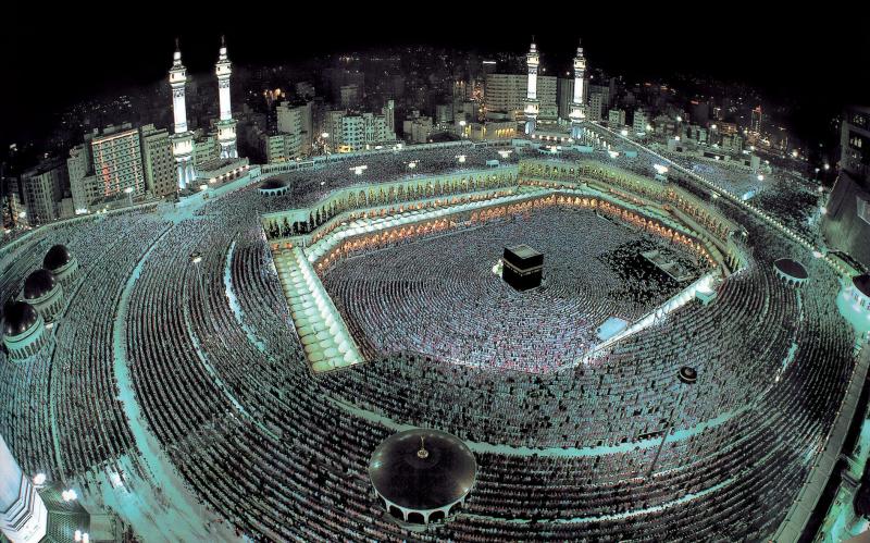 دلالات بيان الإمام الخامنئي لمسلمي العالم بمناسبة موسم الحج