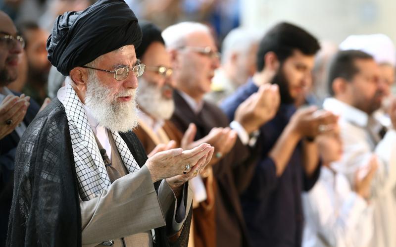 الصلاة باب رحمة مشرّع أمام المجتمع الإسلامي