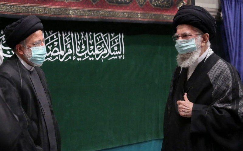 لقاء رئيس الجمهوريّة مع الإمام الخامنئي بعد العودة من زيارته لأوزبكستان