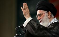 الإمام الخامنئي: سيصفع الشعب الإيراني أعداءه