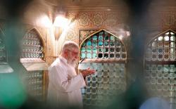 قراءة الإمام الخامنئي للصلوات الخاصة بالإمام الرضا عليه السلام