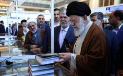 زيارة الإمام الخامنئي لمعرض طهران الدولي للكتاب الحادي والثلاثين