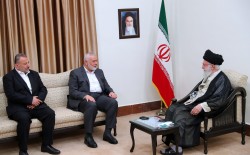 لقاء رئيس المكتب السياسي لـ«حماس» مع الإمام الخامنئي
